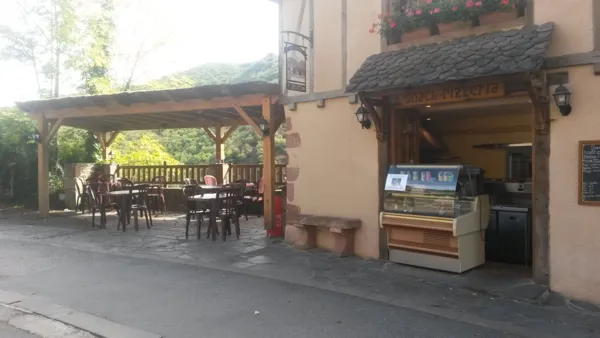 Terrasse du restaurant Chez Dany à Conques