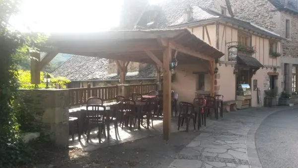 Terrasse du restaurant de Chez Dany à Conques